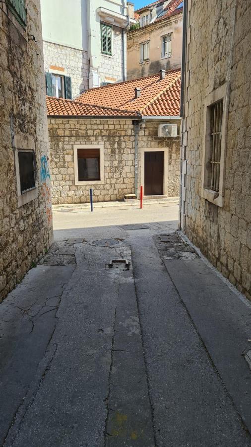 Apartment Central Old Town With Private Indoor Garage Parking Split Extérieur photo
