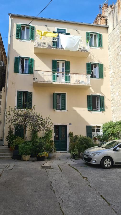 Apartment Central Old Town With Private Indoor Garage Parking Split Extérieur photo