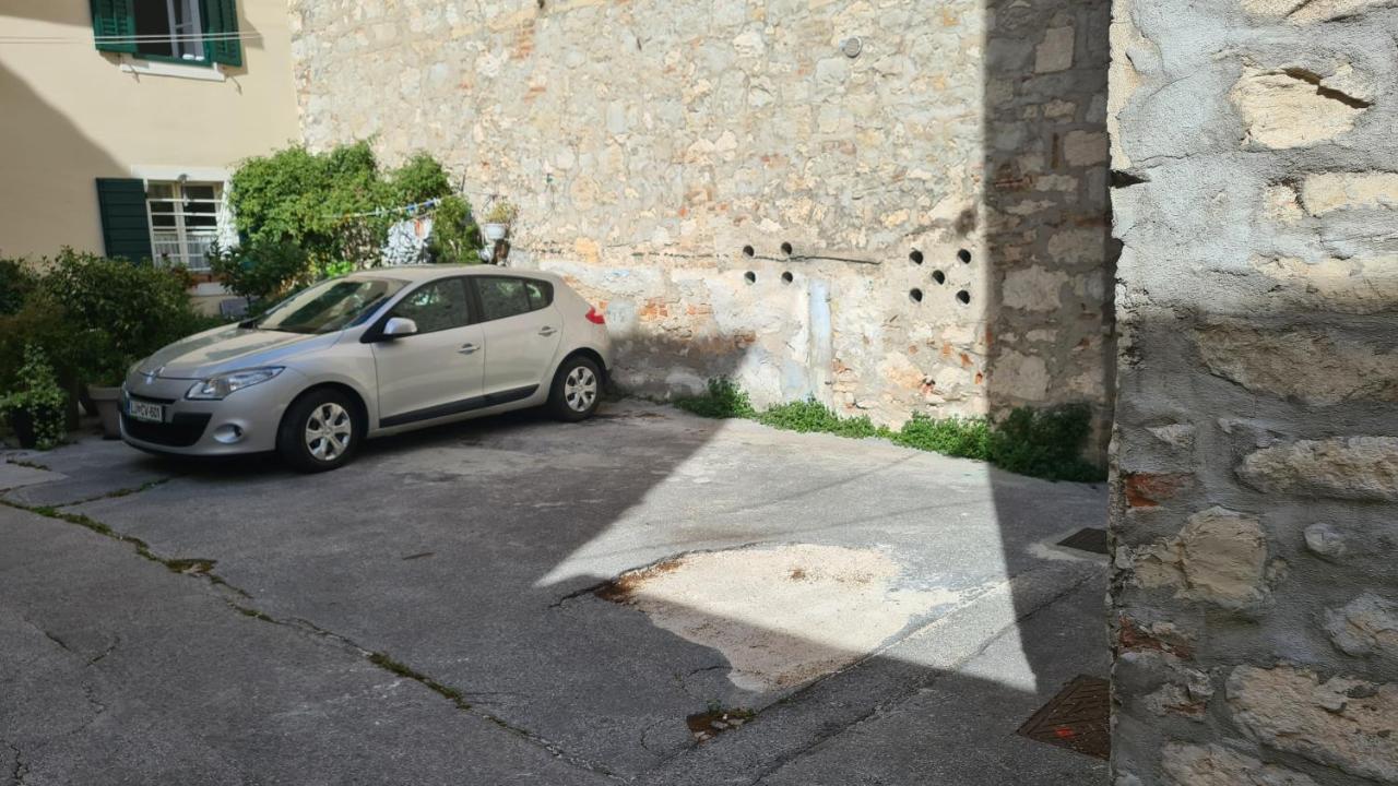 Apartment Central Old Town With Private Indoor Garage Parking Split Extérieur photo