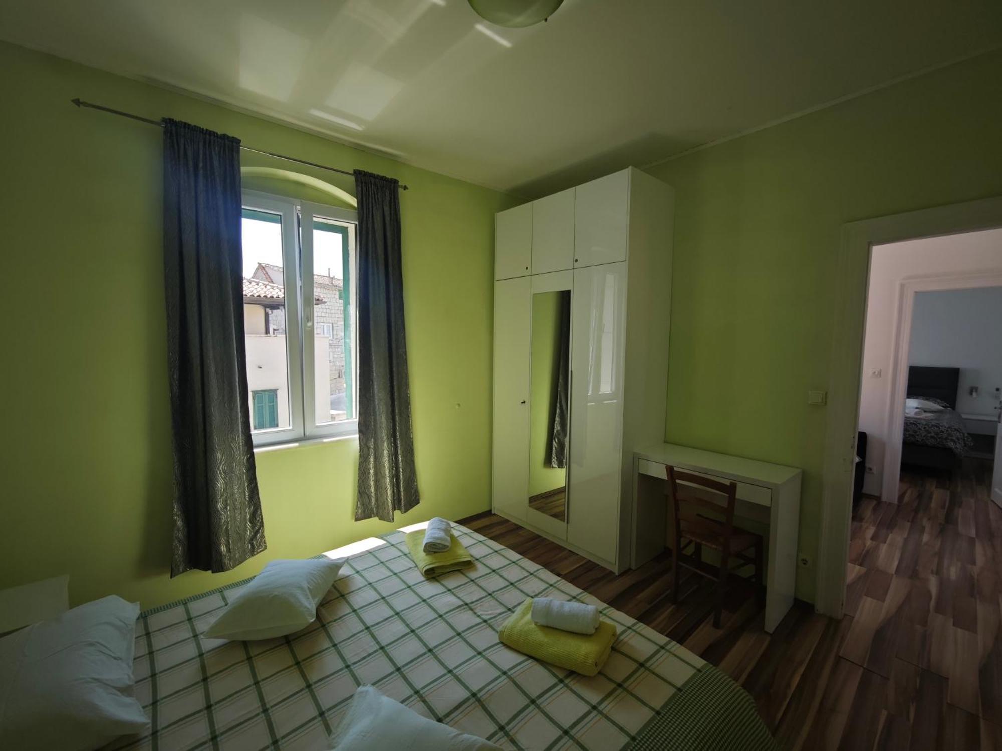 Apartment Central Old Town With Private Indoor Garage Parking Split Extérieur photo