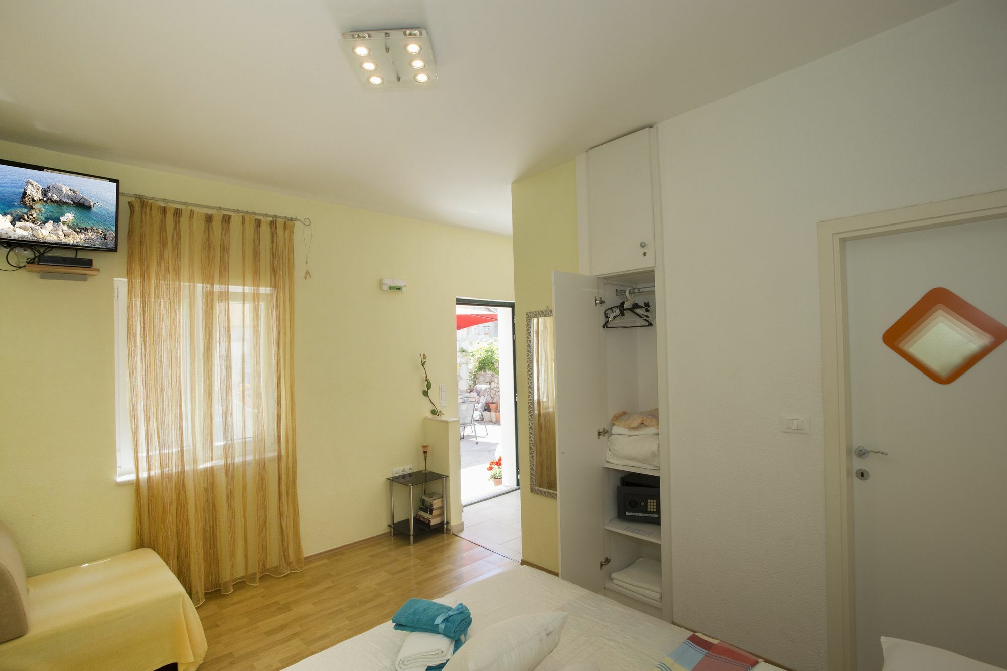Apartment Central Old Town With Private Indoor Garage Parking Split Extérieur photo